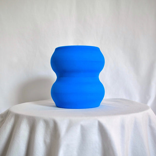 Roller standing upright (vertical)